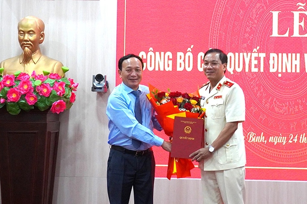 Công bố chức danh Viện trưởng Viện Kiểm sát nhân dân tỉnh Quảng Trị mới - 1 Công bố chức danh Viện trưởng Viện Kiểm sát nhân dân tỉnh Quảng Trị mới - 1
