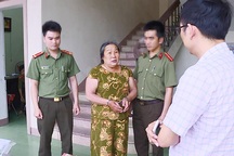 Triệt phá đường dây làm bằng giả, thu gần 300 con dấu giả