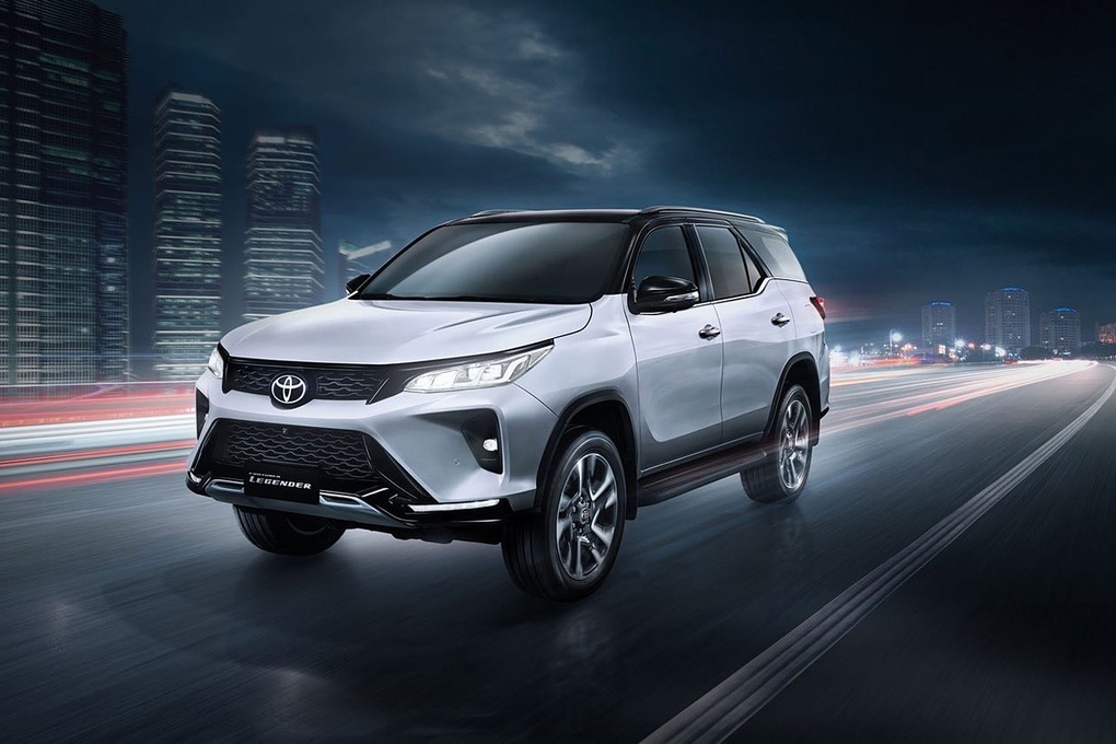 Toyota Fortuner 2023 ra mắt tại Đông Nam Á, thêm trang bị và mạnh hơn - 8 Toyota Fortuner 2023 ra mắt tại Đông Nam Á, thêm trang bị và mạnh hơn - 8