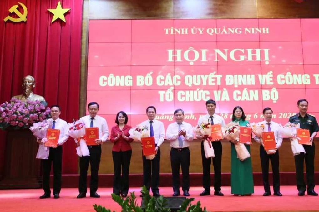 Quảng Ninh bổ nhiệm loạt nhân sự chủ chốt - 1 Quảng Ninh bổ nhiệm loạt nhân sự chủ chốt