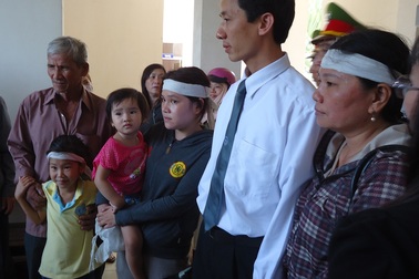 5 công an dùng nhục hình: Chỉ mong tòa xử đúng người đúng tội!