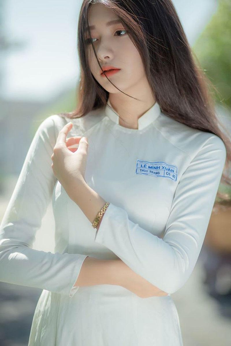 “Thiên thần áo dài trắng” sinh năm 2004 vừa thơ ngây lại cá tính - 7 “Thiên thần áo dài trắng” sinh năm 2004 vừa thơ ngây lại cá tính - 7