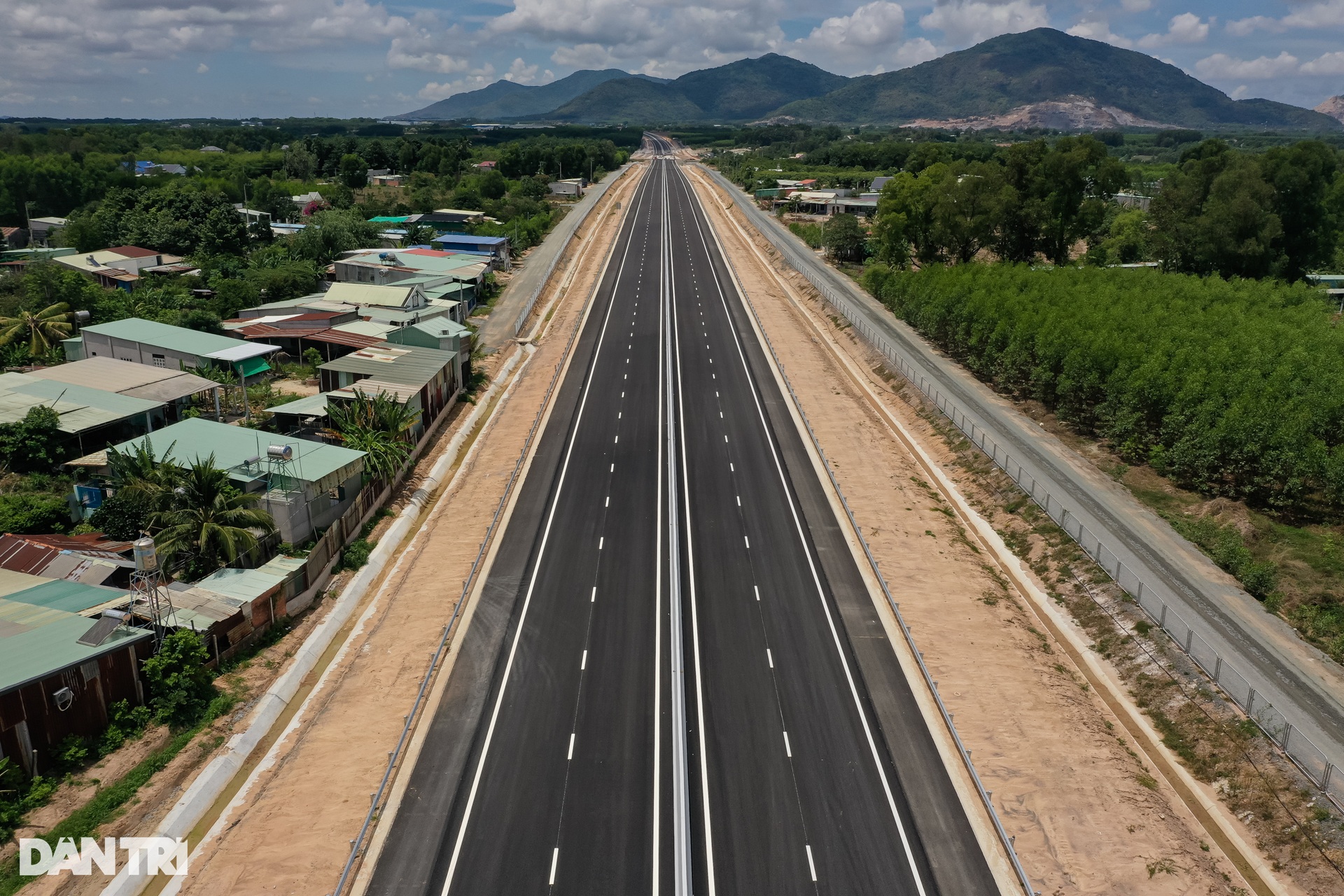 Cao tốc nối Đồng Nai với biển Vũng Tàu dự kiến thông xe dịp 2/9 - 5