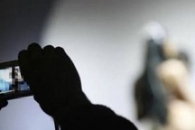 Ông lão dùng clip nóng để đòi quan hệ và cưỡng đoạt tài sản của người tình