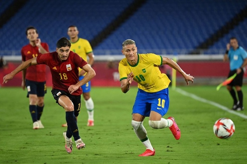 Bảng xếp hạng Olympic ngày 7/8: Mỹ chỉ còn kém Trung Quốc 2 HCV - 4 Bảng xếp hạng Olympic ngày 7/8: Mỹ chỉ còn kém Trung Quốc 2 HCV - 4