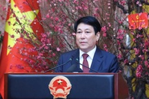 Chủ tịch nước Lương Cường gặp mặt đầu Xuân với Văn phòng Chủ tịch nước