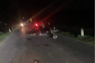 4 xe máy lao vào nhau trong đêm Trung thu, 5 thanh niên tử vong