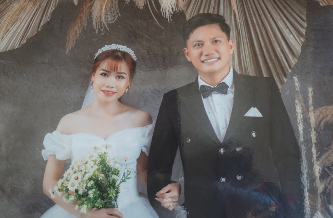 Bi kịch ập đến sau đám cưới, chiến sĩ công an đếm sự sống từng ngày - 2 Bi kịch ập đến sau đám cưới, chiến sĩ công an đếm sự sống từng ngày - 2
