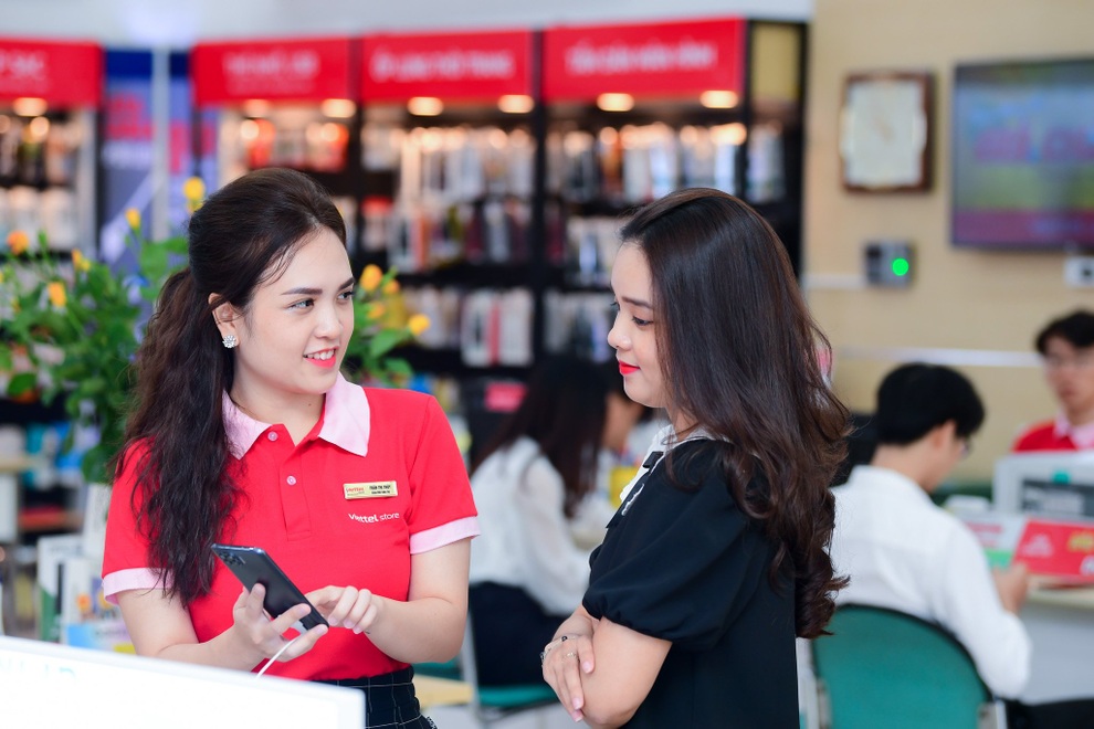 Chuyển đổi số giúp Viettel Store đạt mức tăng trưởng cao gấp 3 lần bình quân thị trường - 2 Chuyển đổi số giúp Viettel Store đạt mức tăng trưởng cao gấp 3 lần bình quân thị trường - 2