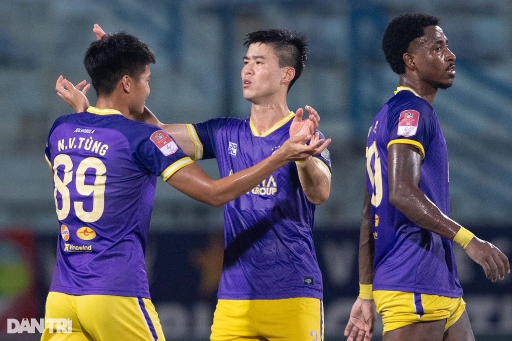 Thua đậm Hà Nội FC, CLB Khánh Hòa chính thức xuống hạng - 7 Thua đậm Hà Nội FC, CLB Khánh Hòa chính thức xuống hạng - 7