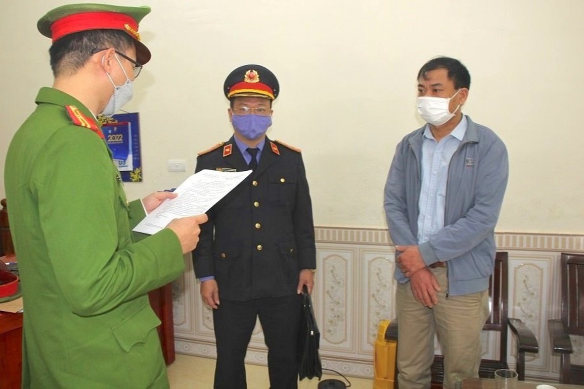 Vụ 116 hồ sơ thủy lợi khống: Thêm Phó Giám đốc và 2 cán bộ bị khởi tố - 2 Vụ 116 hồ sơ thủy lợi khống: Thêm Phó Giám đốc và 2 cán bộ bị khởi tố - 2