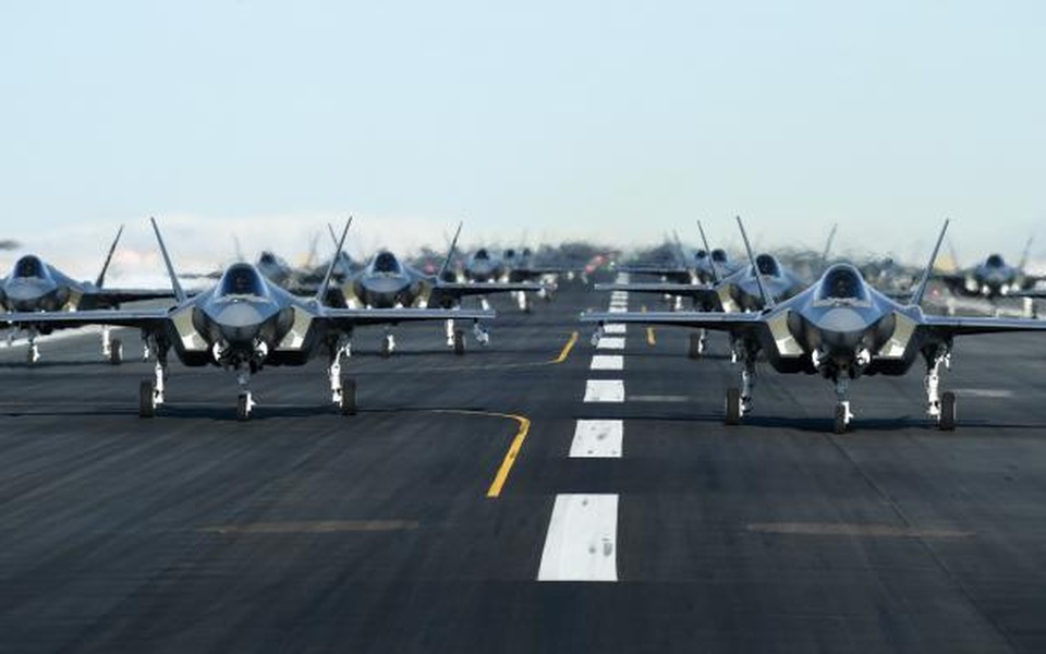 52 “tia chớp” F-35A của Mỹ tập trận “Voi đi bộ” - 4 52 “tia chớp” F-35A của Mỹ tập trận “Voi đi bộ” - 4