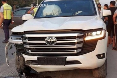 Toyota Land Cruiser 2022 vừa lăn bánh đã toác đầu làm nhiều "fan" xuýt xoa