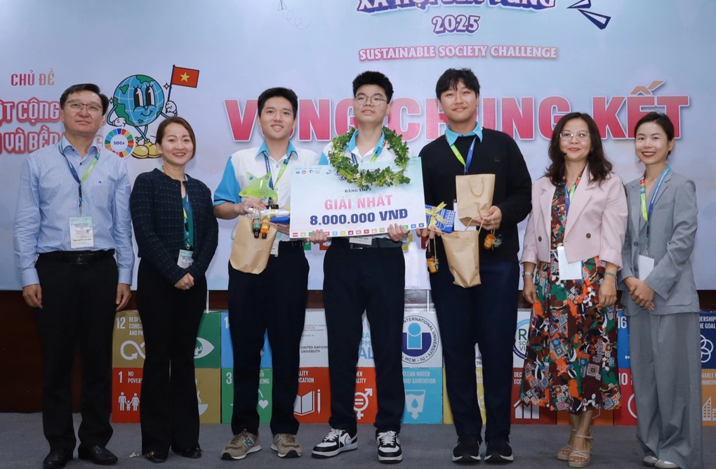Học trò dùng AI đo khí thải, biến dầu ăn thừa thành xà bông - 2 Học trò dùng AI đo khí thải, biến dầu ăn thừa thành xà bông - 2