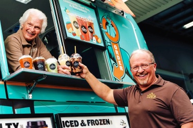 Từ chiếc xe tải bán đá bào đến đế chế doanh thu 500 triệu USD