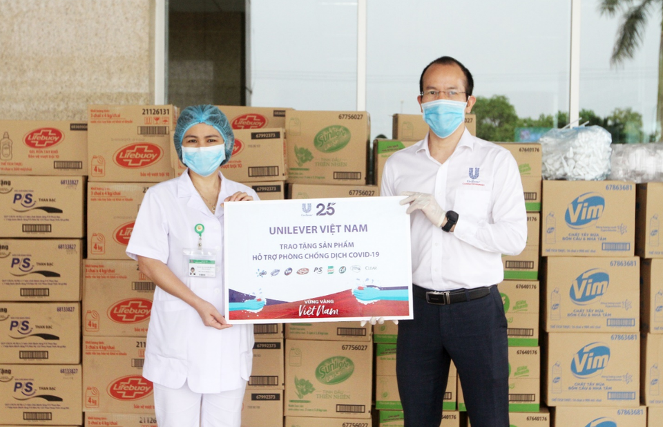 Chung tay bảo vệ các chiến sĩ tuyến đầu chống dịch - 2 Chung tay bảo vệ các chiến sĩ tuyến đầu chống dịch - 2