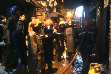 Cháy nhà lúc rạng sáng, bé trai 10 tuổi tử vong