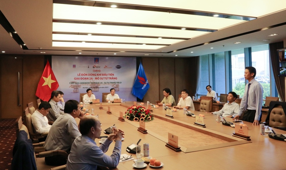 Petrovietnam tổ chức Lễ đón nhận dòng khí đầu tiên Giai đoạn 2A, mỏ Sử Tử Trắng - 1 Petrovietnam tổ chức Lễ đón nhận dòng khí đầu tiên Giai đoạn 2A, mỏ Sử Tử Trắng - 1