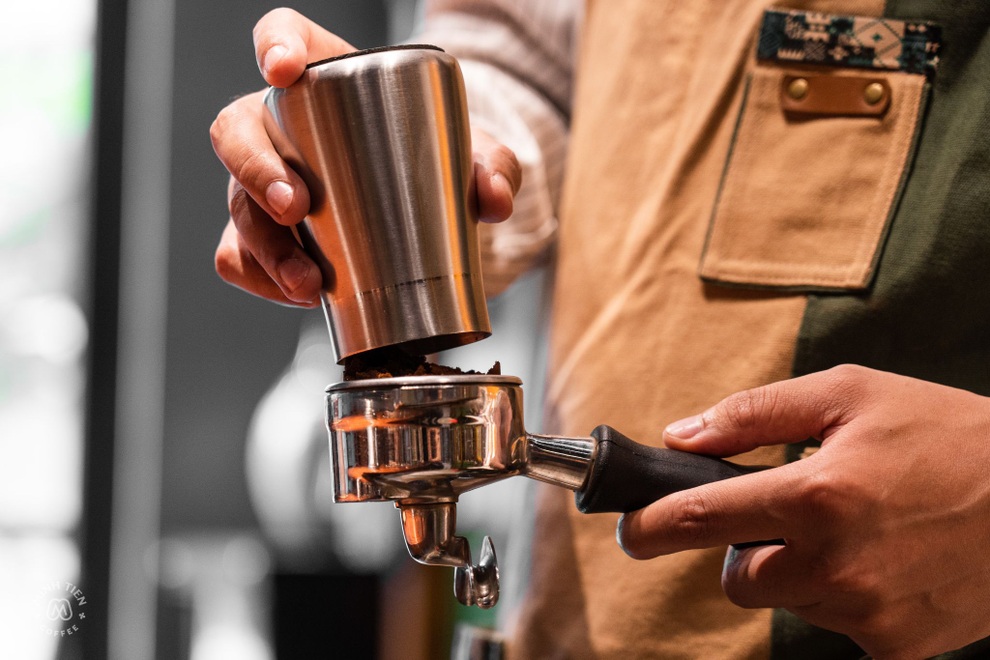 Thao tác kỹ thuật cơ bản cần chú ý khi pha Espresso - 4 Thao tác kỹ thuật cơ bản cần chú ý khi pha Espresso - 4