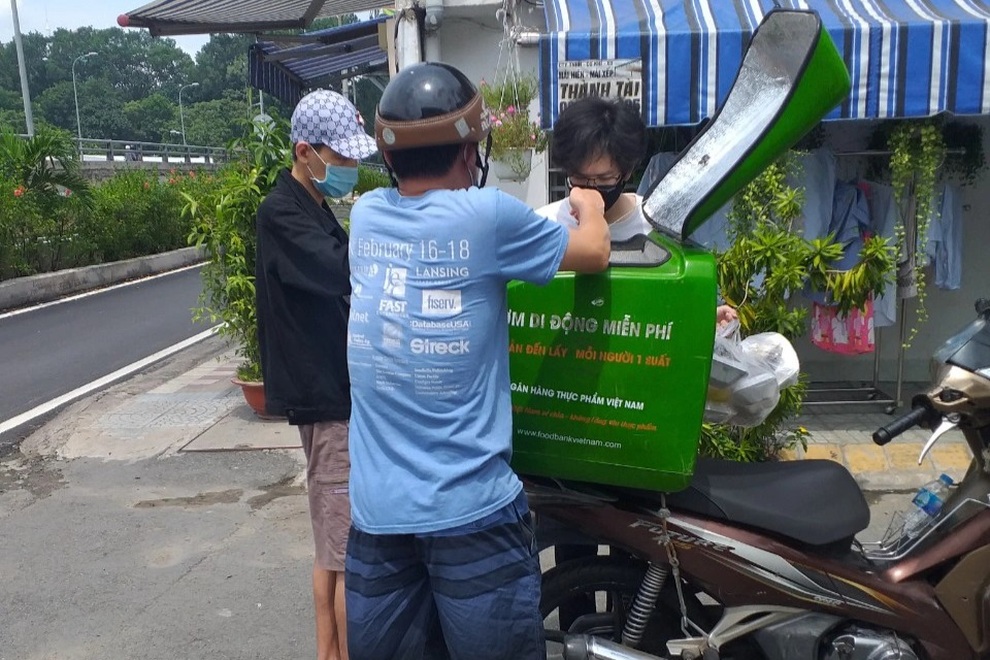 Nhiều nơi hỗ trợ thực phẩm chống đói cho sinh viên mắc kẹt ở Sài Gòn - 1 Nhiều nơi hỗ trợ thực phẩm chống đói cho sinh viên mắc kẹt ở Sài Gòn - 1