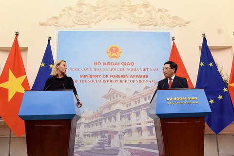 Việt Nam - EU nêu căng thẳng Biển Đông trong cuộc họp báo tại Hà Nội