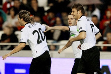 Valencia thắng ấn tượng, Everton sớm vượt qua vòng bảng