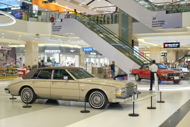 Bộ ba xe cổ hàng hiếm hội tụ tại Hà Nội: Hơn 50 năm vẫn chạy tốt