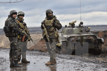 Quốc hội Ukraine thông qua luật cho phép chỉ huy bắn tại chỗ