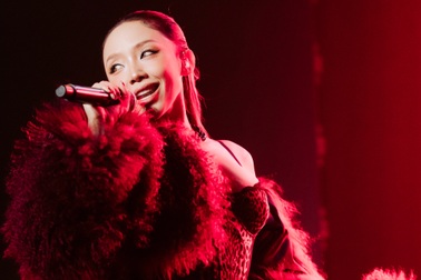 Tóc Tiên trình diễn gợi cảm tại đêm thi quan trọng của "Tân binh toàn năng"