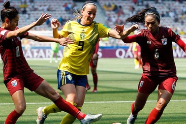 Lần thứ 2 thua tan nát, nữ Thái Lan 99% bị loại khỏi World Cup