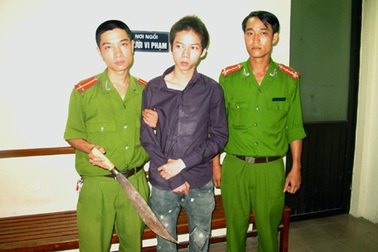 Cảnh sát ngăn chặn 20 đối tượng hỗn chiến trên phố