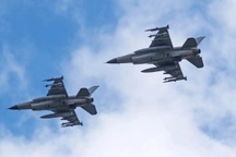 Cuộc đối đầu giữa F-16 Ukraine và Su-35 Nga