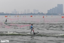 Hà Nội cho phép tập golf, lướt ván trên hồ Tây