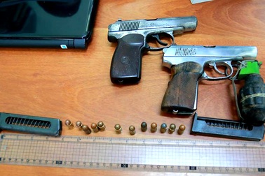 Vụ quán karaoke chứa “bom xăng”, “dao phóng lợn”: Chuẩn bị “kho vũ khí” đi hỗn chiến!