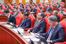 Bộ Chính trị: Khẩn trương kiện toàn, chỉ định bí thư ở những nơi còn khuyết