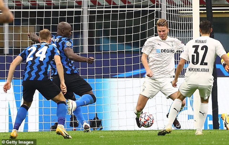 Lukaku lập cú đúp, Inter Milan “hút chết” trên sân nhà - 1 Lukaku lập cú đúp, Inter Milan “hút chết” trên sân nhà - 1