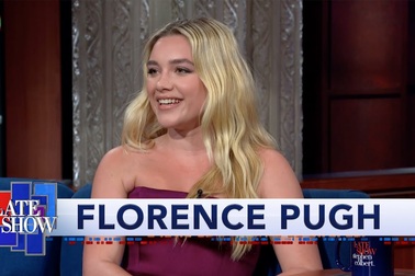 Florence Pugh duyên dáng trên truyền hình