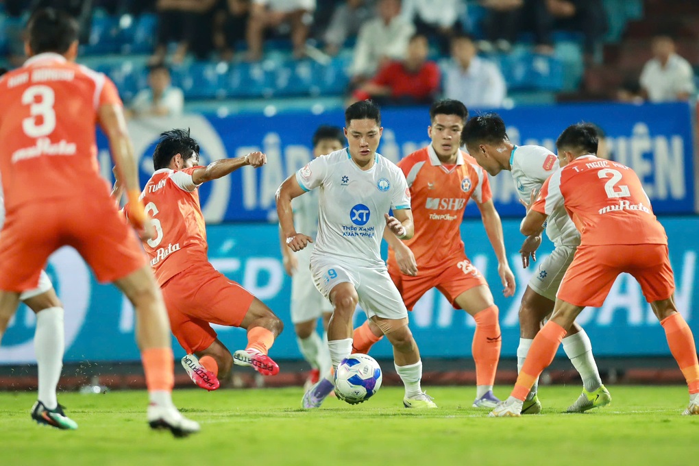 Utländska spelare glänser i sista minuten, Nam Dinh Club delar poäng med SHB Da Nang - 2 Ngoại binh toả sáng phút cuối, CLB Nam Định chia điểm với SHB Đà Nẵng - 2