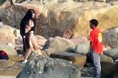 Kẻ có hành vi biến thái trước mặt các cô gái ở bờ biển Nha Trang