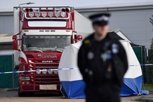 Anh bắt nghi phạm vụ 39 người Việt thiệt mạng trong xe tải