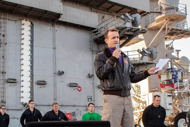 Mỹ có thể phục chức cho chỉ huy tàu sân bay kêu cứu vì Covid-19