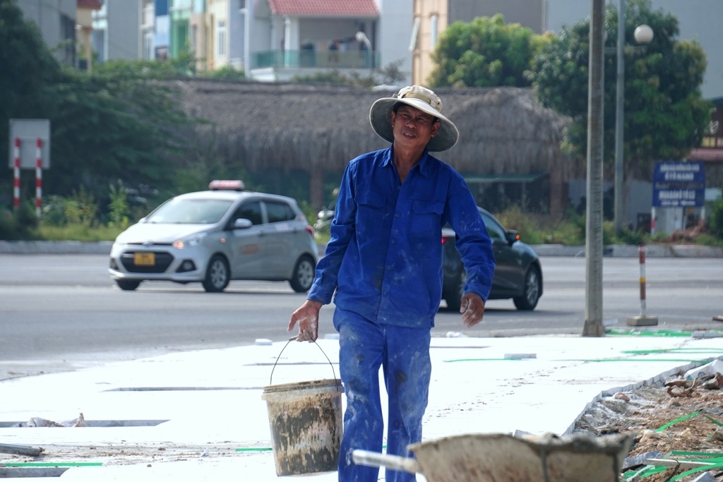 Người lao động vật lộn trong chảo lửa miền Trung - 6 Người lao động vật lộn trong chảo lửa miền Trung - 6