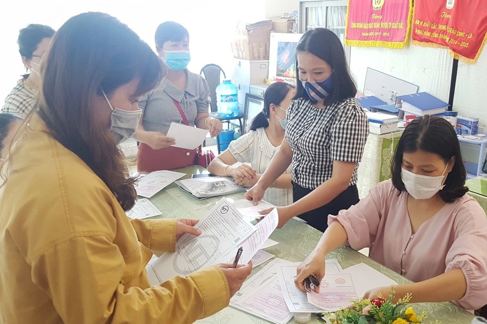 Huế: Hơn 1.600 cán bộ, giáo viên chậm nhận lương vì sáp nhập thành phố - 2 Huế: Hơn 1.600 cán bộ, giáo viên chậm nhận lương vì sáp nhập thành phố - 2