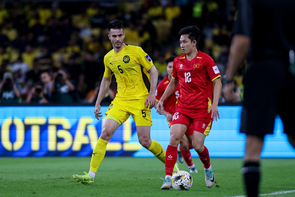 Đội tuyển Việt Nam thua 0-4 trên sân Malaysia - 1 Đội tuyển Việt Nam thua 0-4 trên sân Malaysia - 1