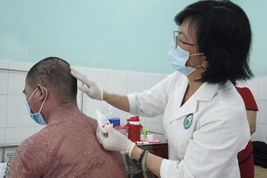 TPHCM: Sập bẫy quảng cáo thuốc, hàng loạt bệnh nhân biến dạng cơ thể