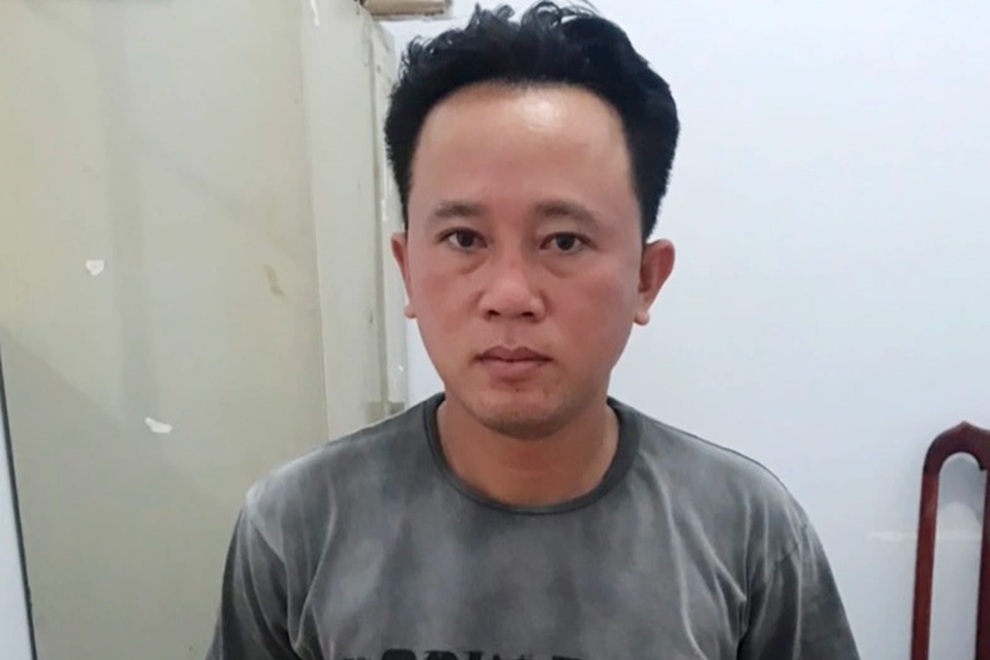 Giấu người xuất cảnh dưới khoang xuồng máy để đưa sang Campuchia - 2 Giấu người xuất cảnh dưới khoang xuồng máy để đưa sang Campuchia - 2