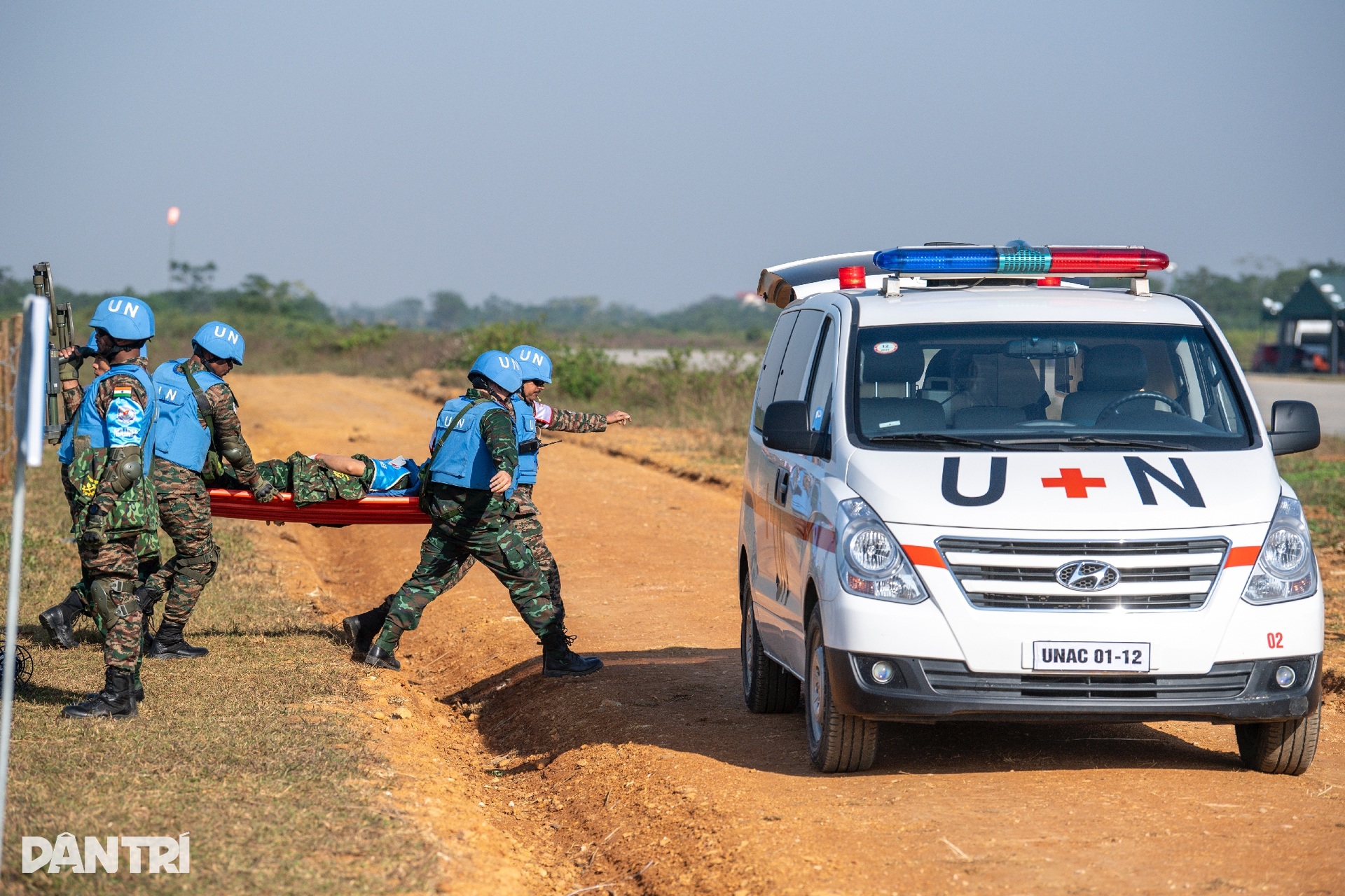 Việt Nam - Ấn Độ diễn tập cứu trợ nạn nhân động đất - 4 Việt Nam - Ấn Độ diễn tập cứu trợ nạn nhân động đất - 4