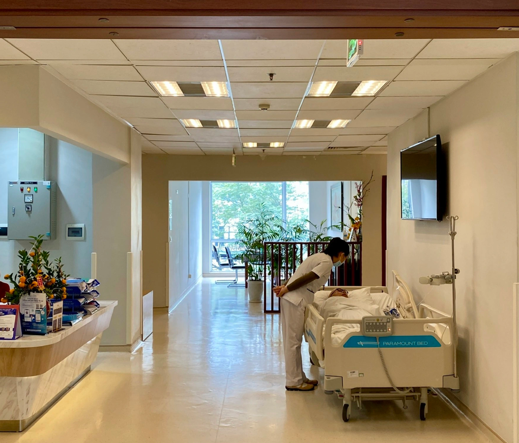 Họa sĩ Thành Chương bị tai biến tim mạch đột ngột phải cấp cứu - 1 Họa sĩ Thành Chương bị tai biến tim mạch đột ngột phải cấp cứu - 1