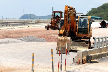 Giá cát xây dựng cao chưa từng có: Điều chỉnh hợp đồng xây dựng, mở rộng cấp phép mỏ