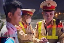 Kiểm tra ô tô trên Vành đai 3, CSGT phát hiện tài xế dương tính với ma túy